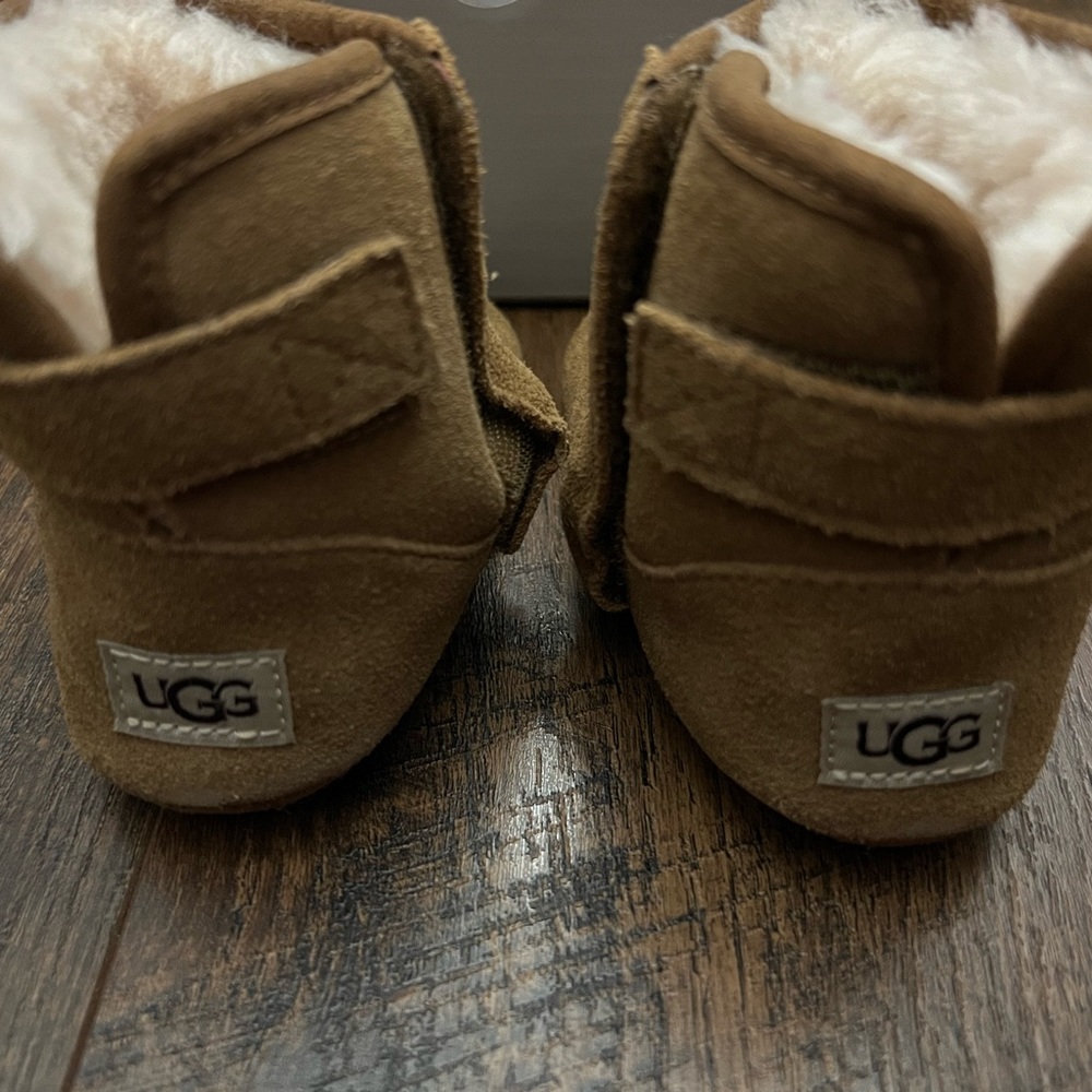 UGG Boots Baby Booties Jesse II Chestnut Size 4/5 Booties